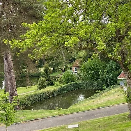 Le Des Vaux Avec Cheminee, Sauna Et Jacuzzi Dans Un Parc Arbore بيت للعطل *